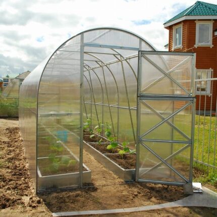 Serre tunnel COMPACT de 2x2m avec couverture alvéolaire en polycarbonate de 4mm