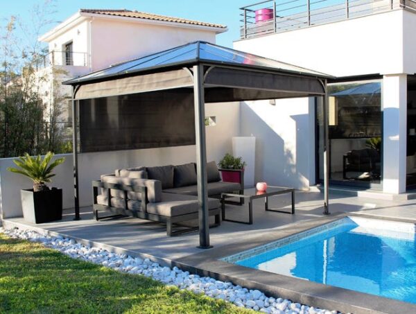 Idéal - Pergola autoportante en aluminium et acier 3x3m avec couverture en polycarbonate et 4 brises soleil