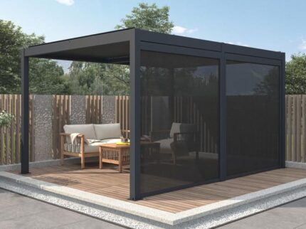 Pergola bioclimatique autoportante électrique anthracite en aluminium avec lames orientables et rideau rétractable 3,67 m - 12 m² - AMADORA