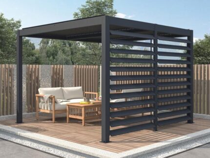 Pergola bioclimatique autoportante électrique anthracite en aluminium avec lames orientables et claustra 2,78 m - 12 m² - AMADORA