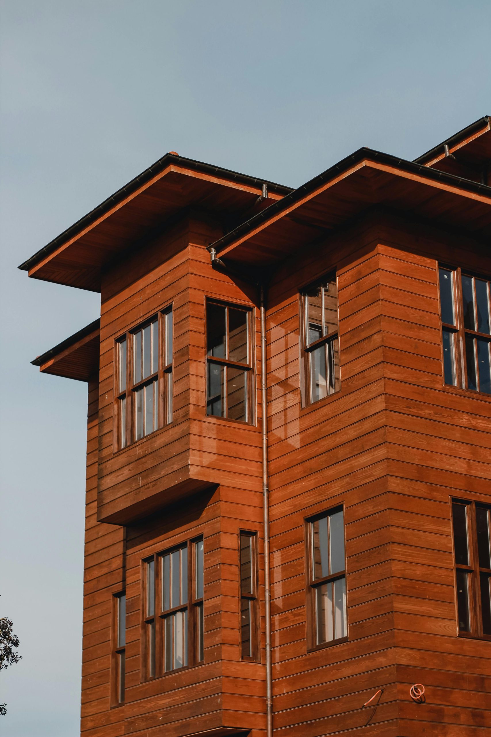 Processus construction maison ossature bois comparé au traditionnel
