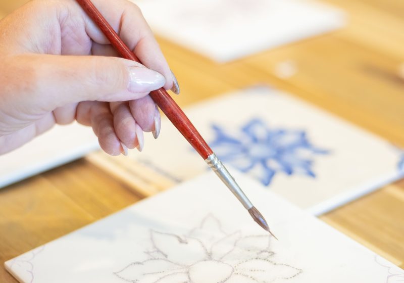 Combien de temps tient vraiment une peinture pour tuiles ciment ?