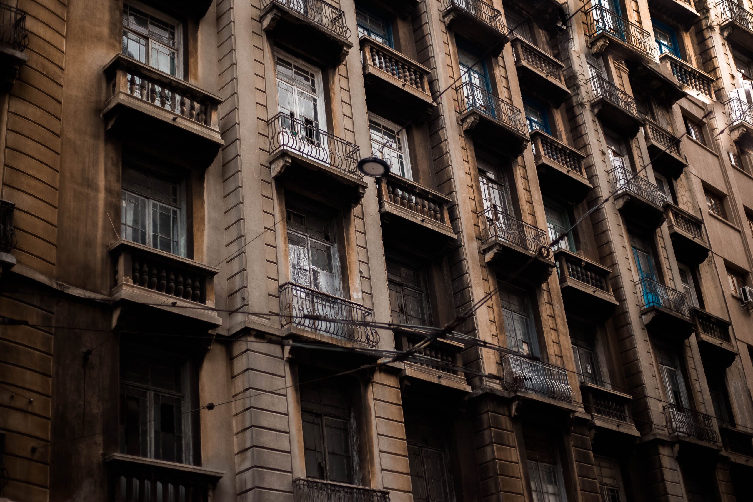 DPE immeuble ancien : quels travaux pour louer sans risque ?