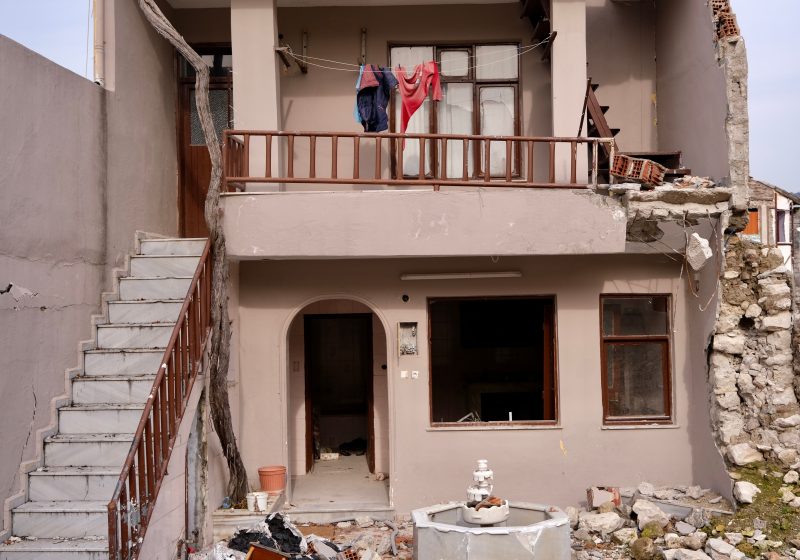 Ta maison s&rsquo;affaisse : comment réagir avant que ça empire ?