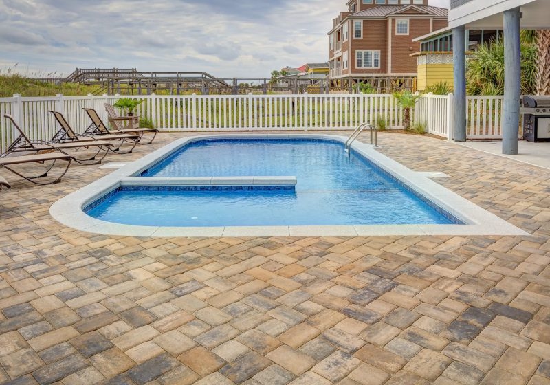 Comment aménager le tour d&rsquo;une piscine sans faire d&rsquo;erreurs ?